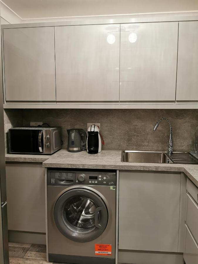 Palaz 2 - 2 Bedroom Flat Edmonton Extérieur photo